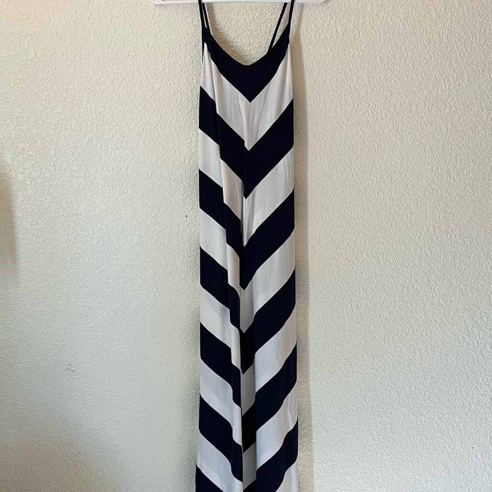 GAP navy and White Knit Top